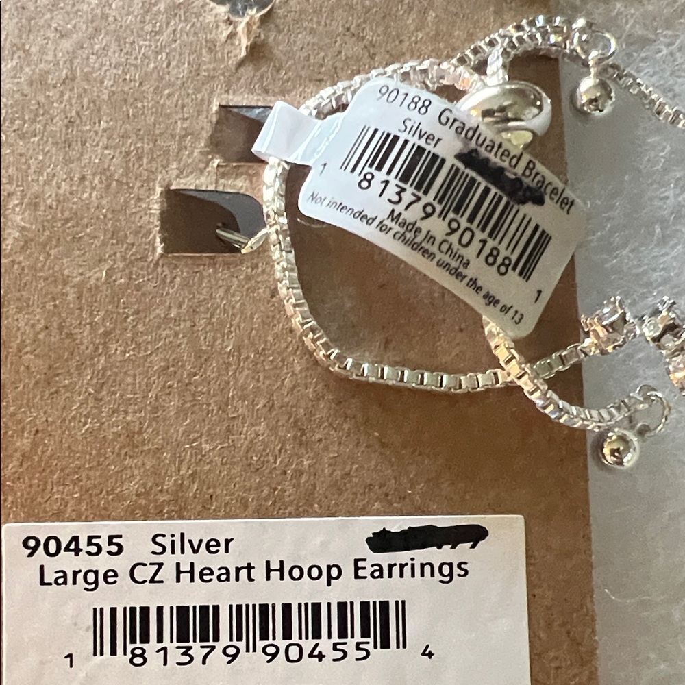 # 0672 +Jewelry For Graduation: Silver Heart Earrings & Bracelet Set. - Picture 3 of 14